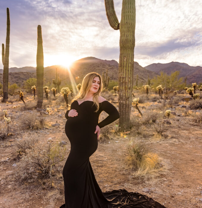 Arizona-Desert-Maternity-Photographer-white-tank-mountains